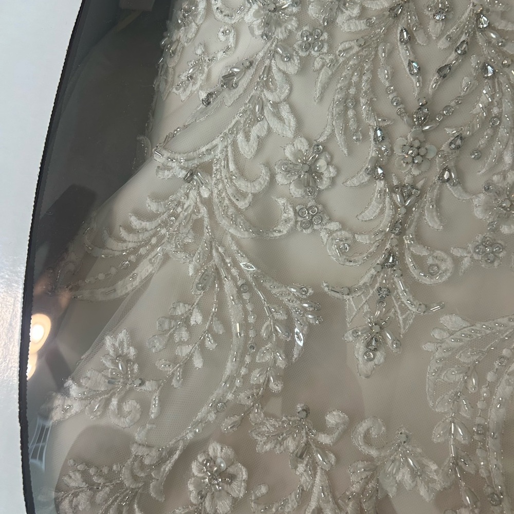 Maggie Sottero White Lace Wedding Dress - Picture 11 of 16